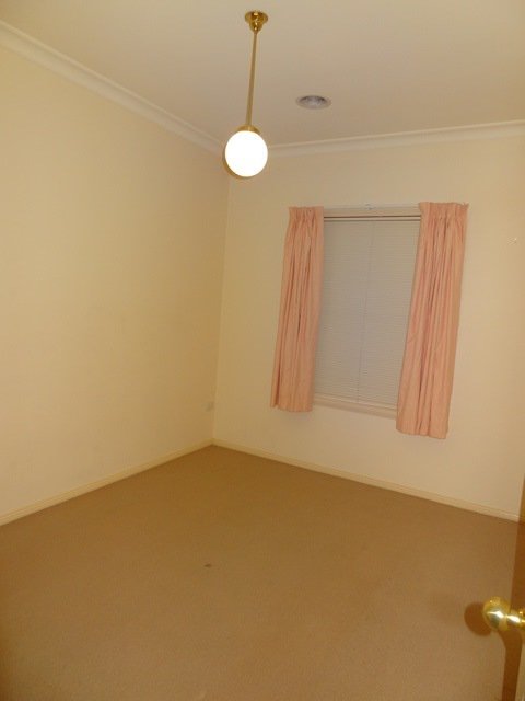 Photo - 105 Lambert Street, Bathurst NSW 2795 - Image 8