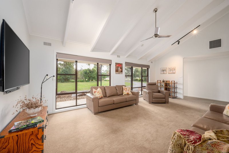 Photo - 105 Laws Drive, Kialla VIC 3631 - Image 3
