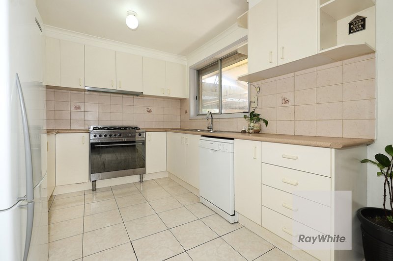 Photo - 105 Lenoak Street, Gladstone Park VIC 3043 - Image 2