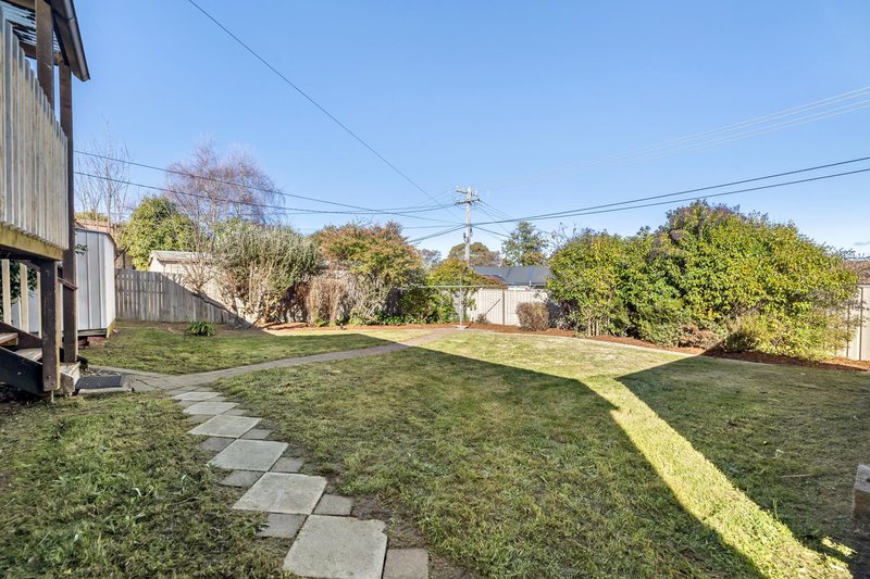 Photo - 105 Livingston Avenue, Kambah ACT 2902 - Image 14