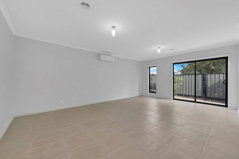 Photo - 105 Lockhart Street, Mernda VIC 3754 - Image 8