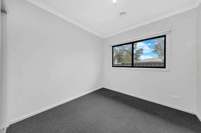 Photo - 105 Lockhart Street, Mernda VIC 3754 - Image 11