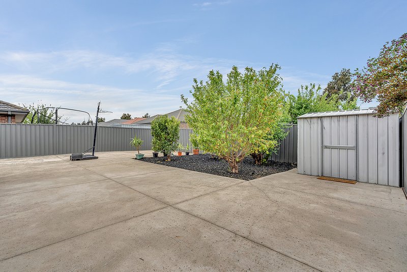 Photo - 105 Mareeba Way, Craigieburn VIC 3064 - Image 15