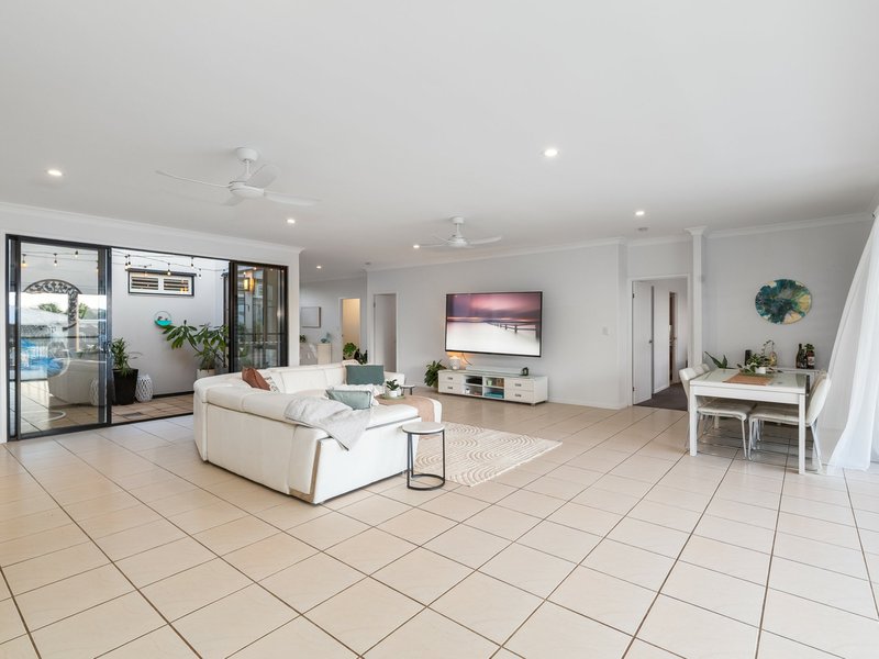 Photo - 105 Marina Boulevard, Banksia Beach QLD 4507 - Image 5