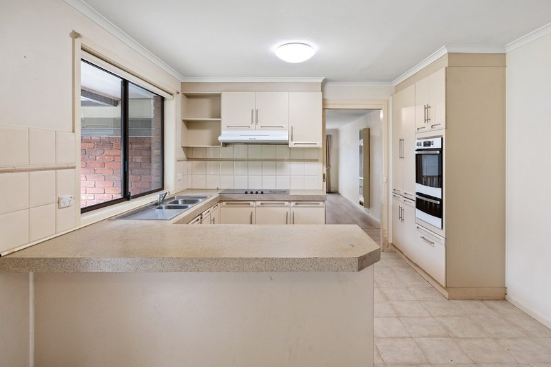 Photo - 105 Mossfiel Drive, Hoppers Crossing VIC 3029 - Image 2