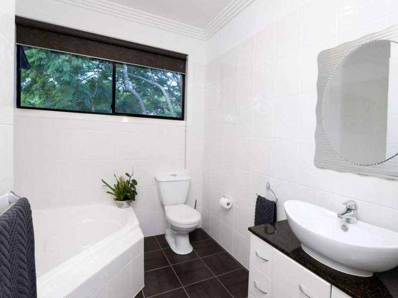 Photo - 105 Porteus Drive, Seven Hills QLD 4170 - Image 15