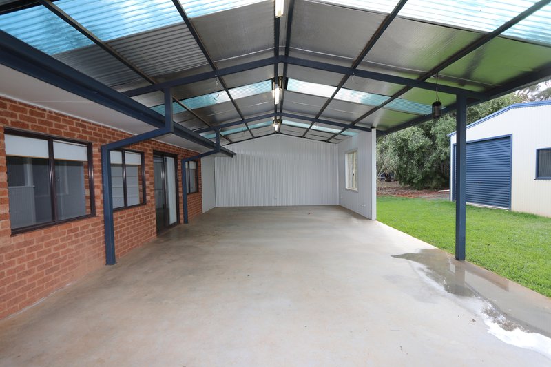 Photo - 105 Railway Road, West Wyalong NSW 2671 - Image 17