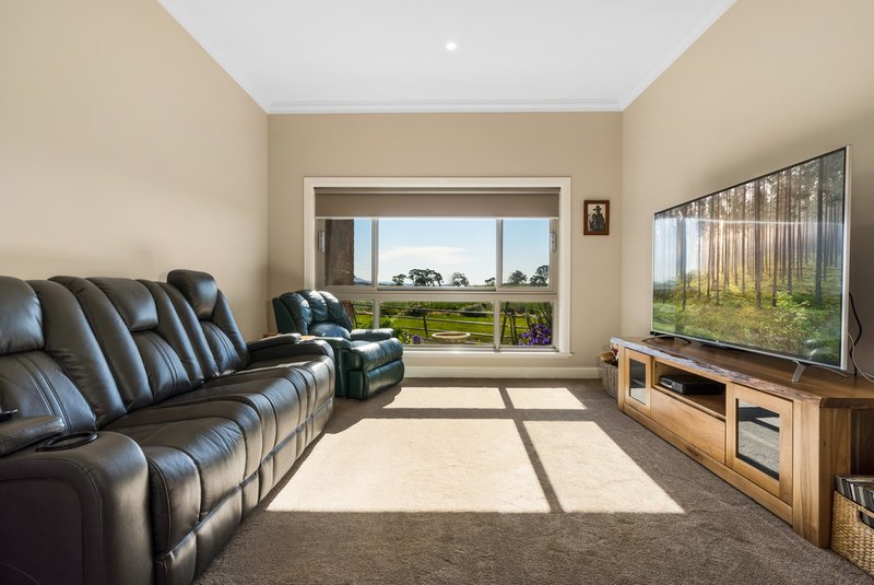 Photo - 105 Reyfield Drive, Orange NSW 2800 - Image 6