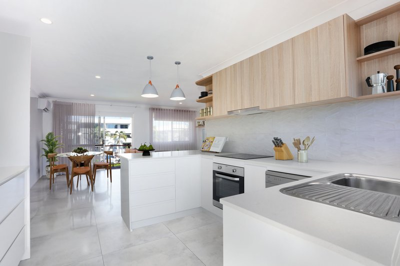 Photo - 10/5 Rose Street, Southport QLD 4215 - Image 2