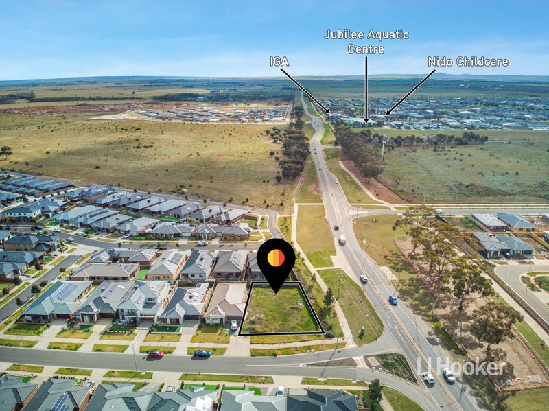 Photo - 105 Spearmint Boulevard, Manor Lakes VIC 3024 - Image 2