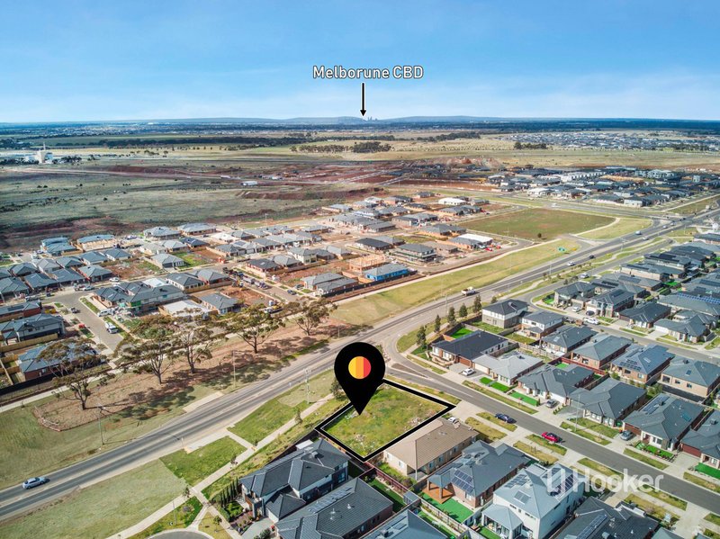 Photo - 105 Spearmint Boulevard, Manor Lakes VIC 3024 - Image 3