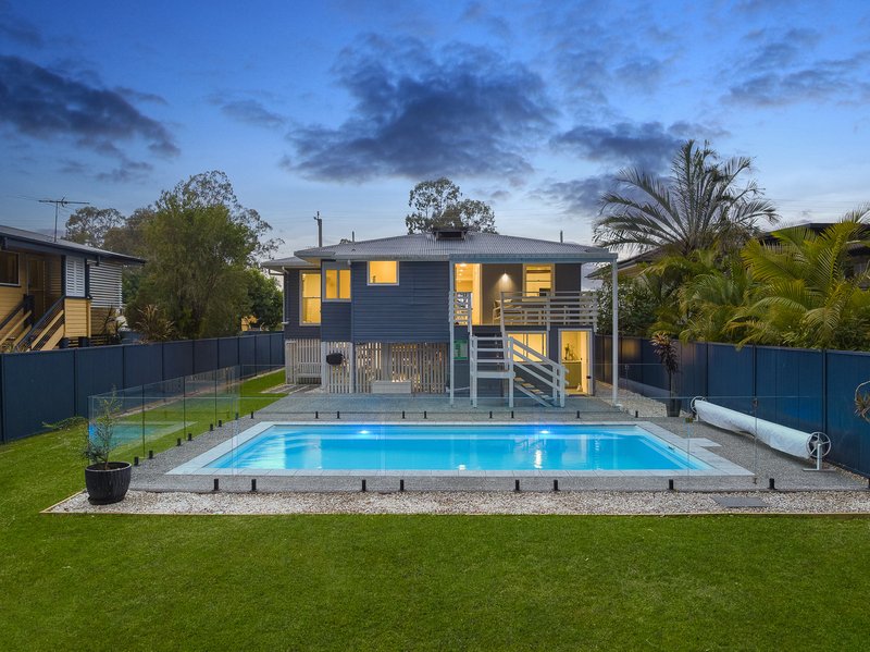 Photo - 105 Spitfire Avenue, Strathpine QLD 4500 - Image 2