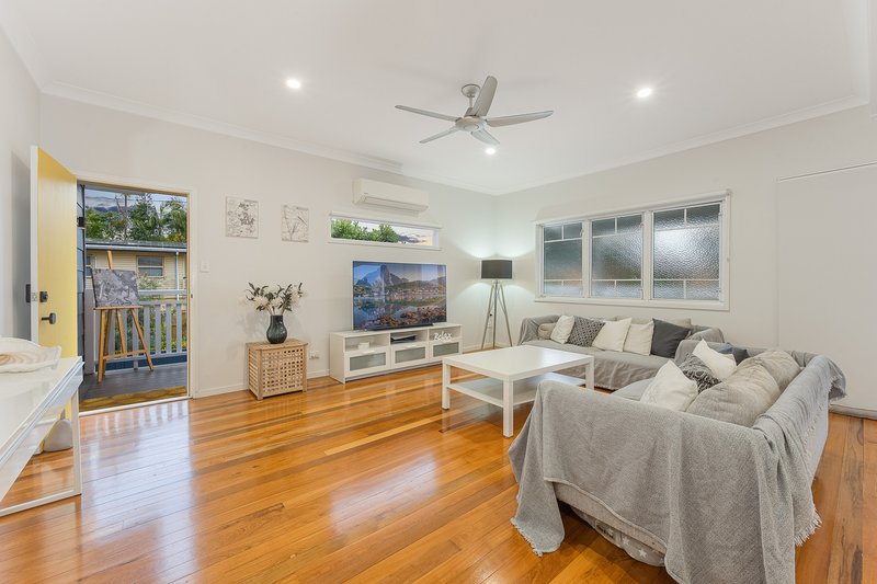 Photo - 105 Spitfire Avenue, Strathpine QLD 4500 - Image 6