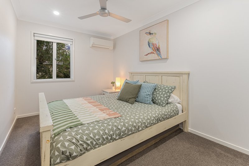 Photo - 105 Spitfire Avenue, Strathpine QLD 4500 - Image 11
