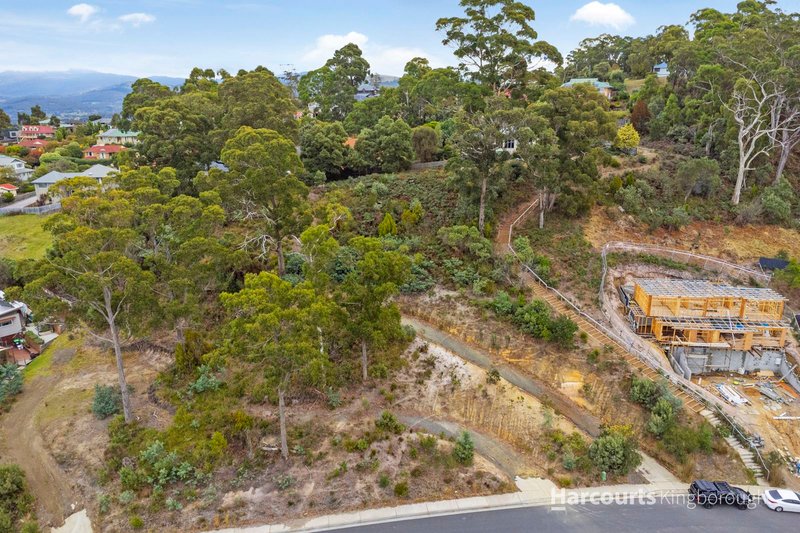 Photo - 105 Tingira Road, Blackmans Bay TAS 7052 - Image 11