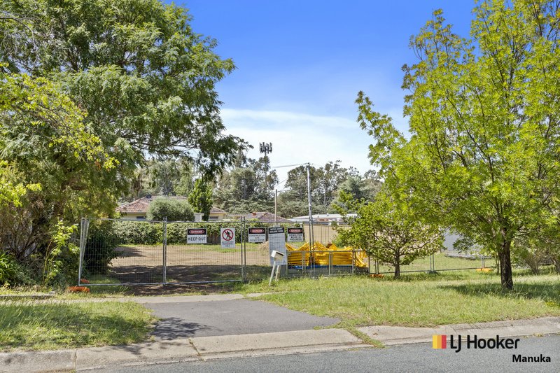 Photo - 105 Walker Crescent, Narrabundah ACT 2604 - Image 8