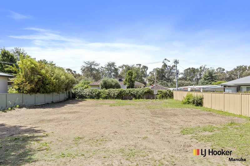 Photo - 105 Walker Crescent, Narrabundah ACT 2604 - Image 10