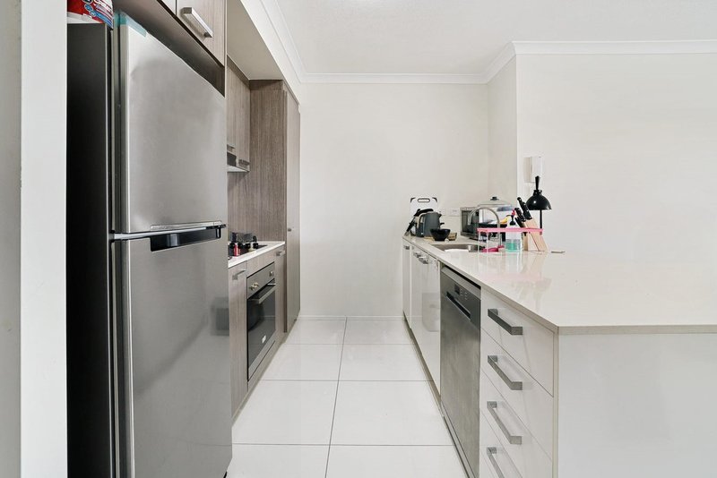 Photo - 105/11 Norman Street, Southport QLD 4215 - Image 6