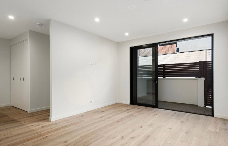 Photo - 105/18 Hamilton Street, Bentleigh VIC 3204 - Image 2