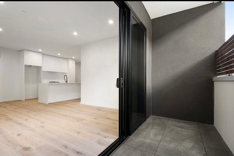 Photo - 105/18 Hamilton Street, Bentleigh VIC 3204 - Image 3