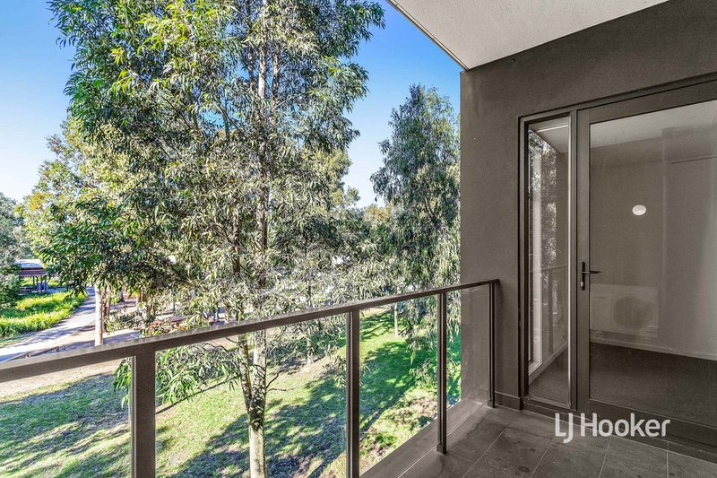 Photo - 105/18 Tribeca Drive, Point Cook VIC 3030 - Image 3