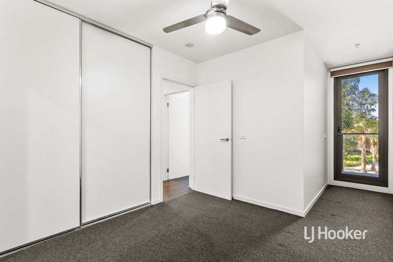 Photo - 105/18 Tribeca Drive, Point Cook VIC 3030 - Image 12