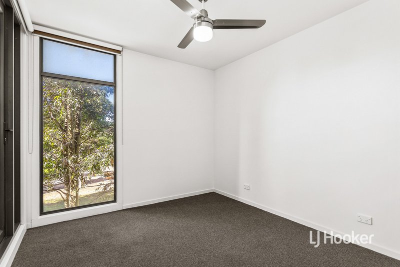 Photo - 105/18 Tribeca Drive, Point Cook VIC 3030 - Image 13