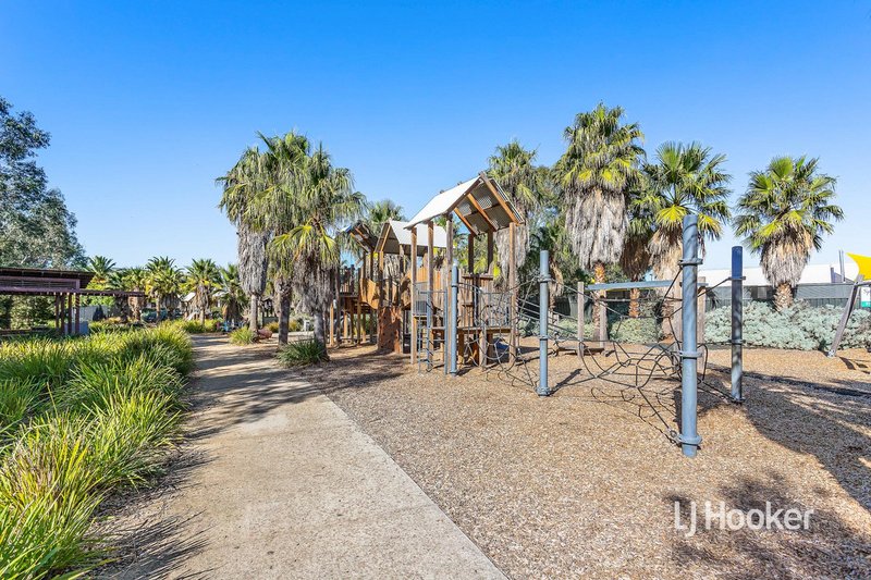 Photo - 105/18 Tribeca Drive, Point Cook VIC 3030 - Image 17