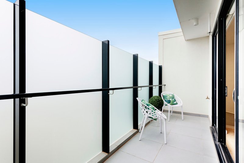 Photo - 105/1B Kokaribb Road, Carnegie VIC 3163 - Image 7