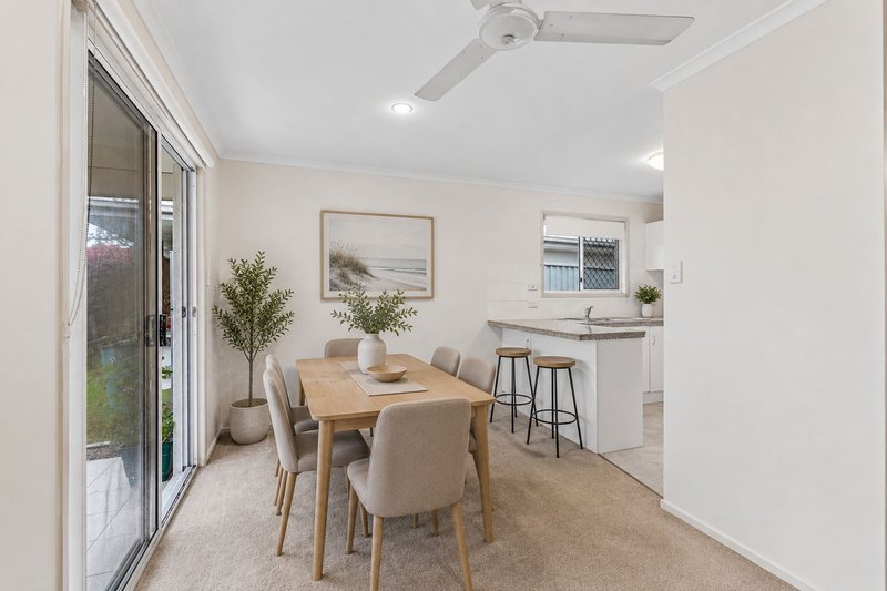 Photo - 105/2 Ford Court, Carindale QLD 4152 - Image 4