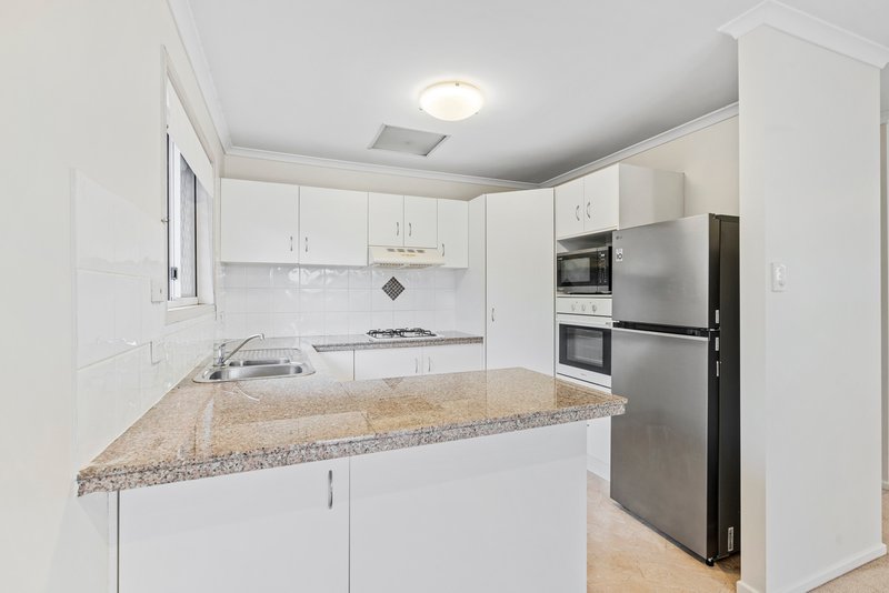 Photo - 105/2 Ford Court, Carindale QLD 4152 - Image 5