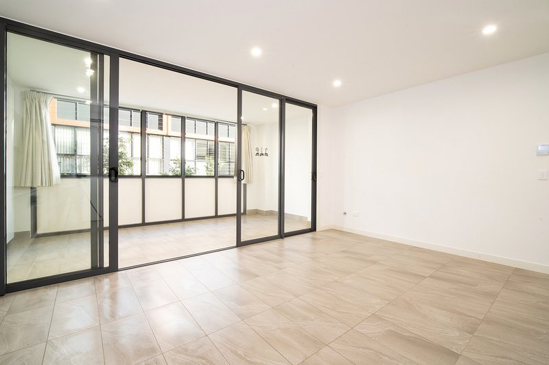 Photo - 105/23 Pacific Parade, Dee Why NSW 2099 - Image 2