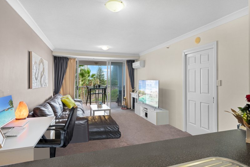 Photo - 1053/2633 Gold Coast Highway, Broadbeach QLD 4218 - Image 5