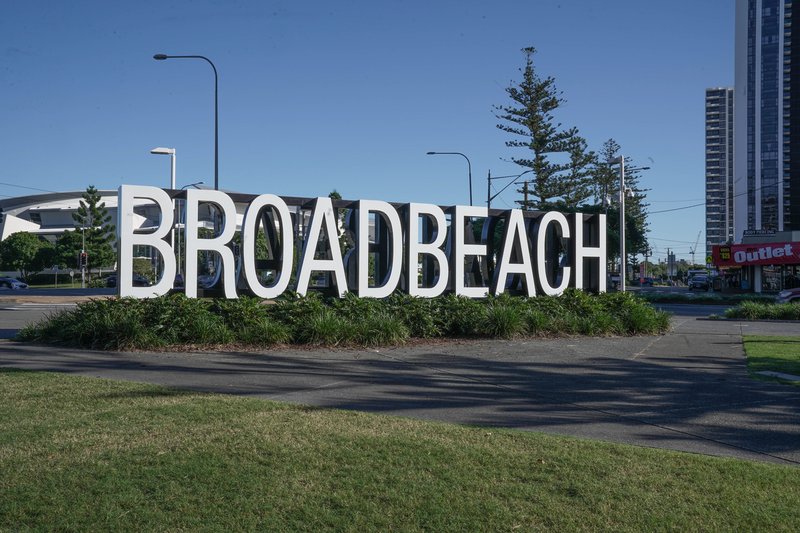 Photo - 1053/2633 Gold Coast Highway, Broadbeach QLD 4218 - Image 9