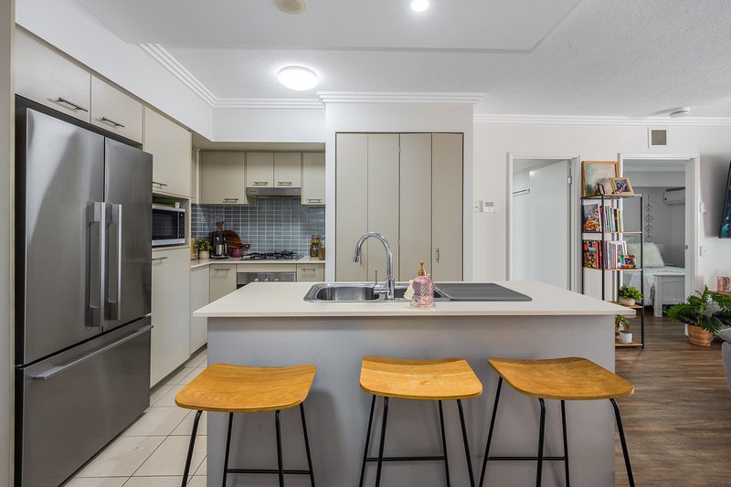 Photo - 105/392 Hamilton Road, Chermside QLD 4032 - Image 1