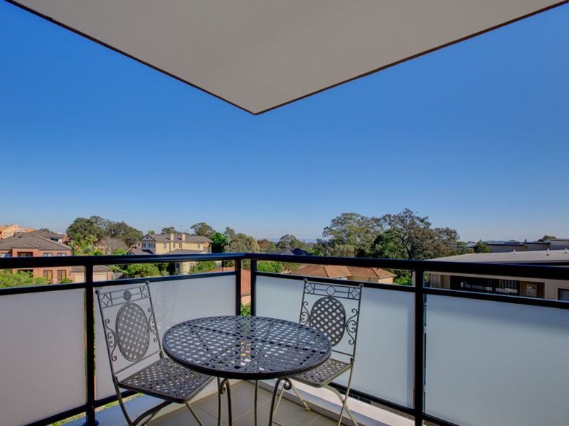 Photo - 105/40-52 Barina Downs Road, Baulkham Hills NSW 2153 - Image 7