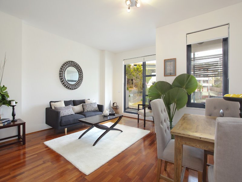 Photo - 1054/1-5 Dee Why Parade, Dee Why NSW 2099 - Image 2