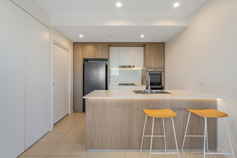 Photo - 1054/123 Cavendish Road, Coorparoo QLD 4151 - Image 3