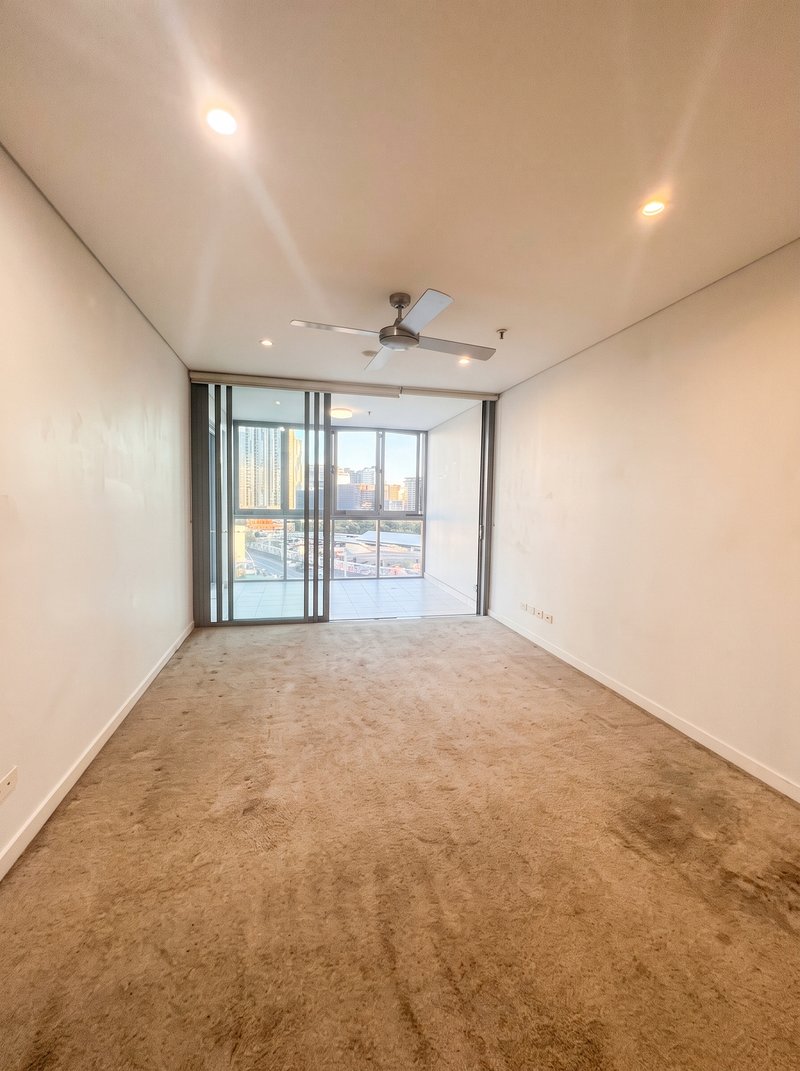 Photo - 1058/16 Hamilton Place, Bowen Hills QLD 4006 - Image 5
