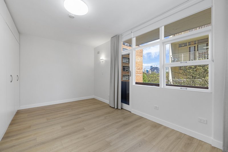 Photo - 10/59 Whaling Road, North Sydney NSW 2060 - Image 2