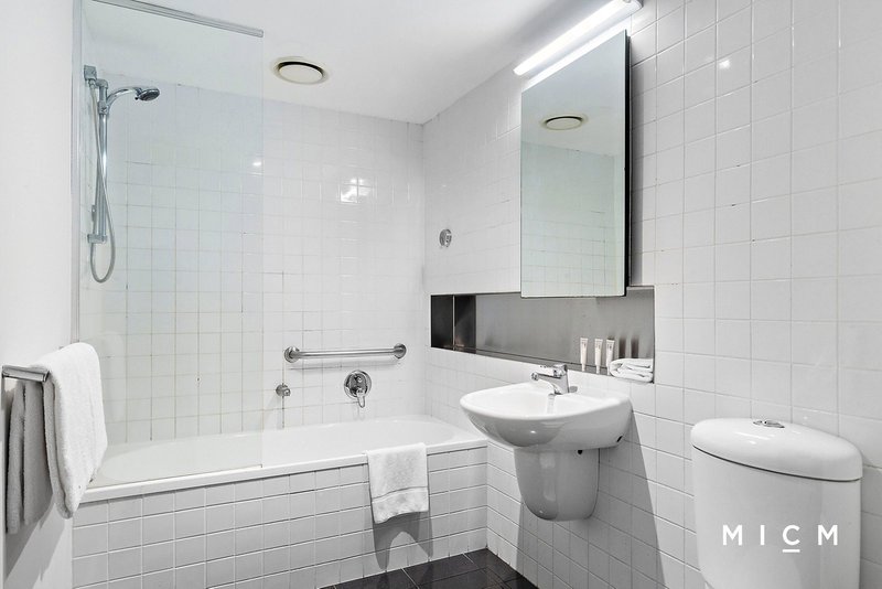 Photo - 105A/11-17 Cohen Place, Melbourne VIC 3000 - Image 6