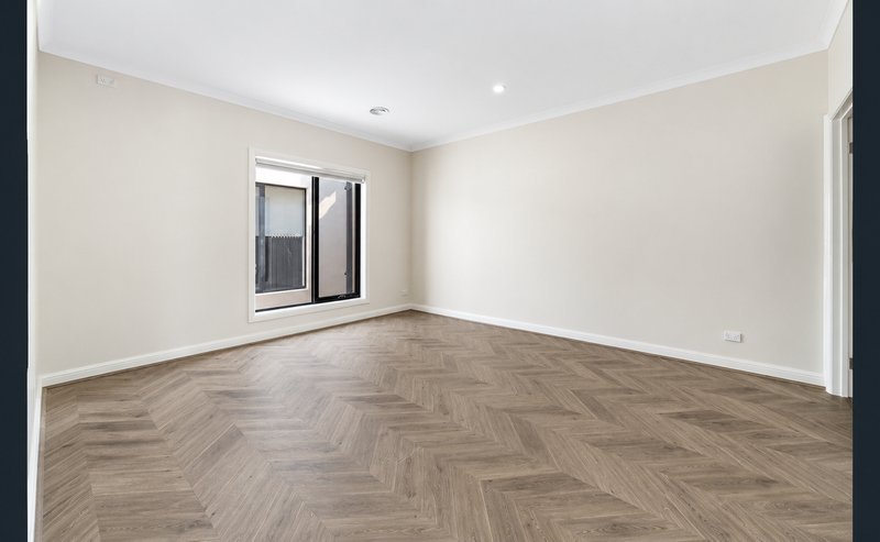 Photo - 105B Holts Lane, Darley VIC 3340 - Image 5