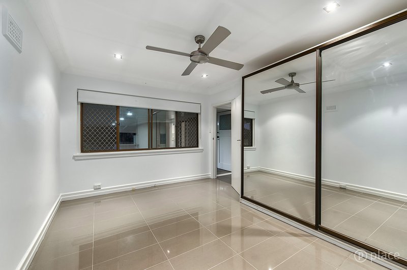 Photo - 106 Bilsen Road, Wavell Heights QLD 4012 - Image 16