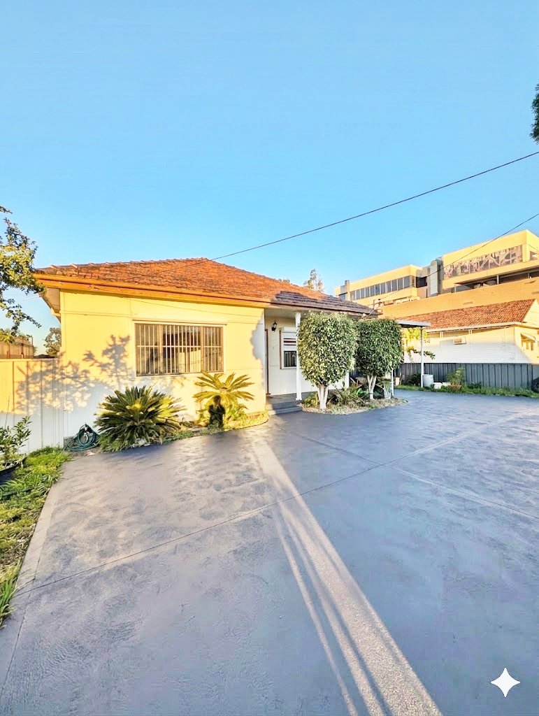 Photo - 106 Cambridge Street, Canley Heights NSW 2166 - Image 2