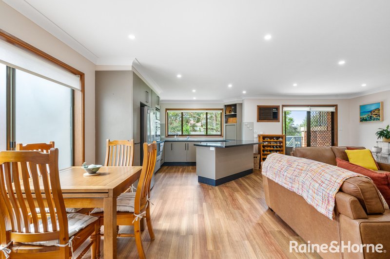 Photo - 106 Carroll Avenue, Mollymook Beach NSW 2539 - Image 11