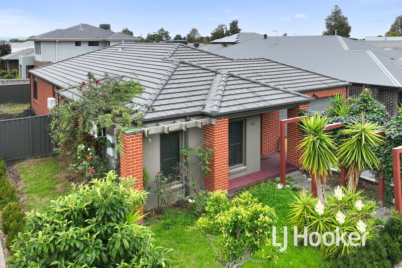 106 Elmslie Drive, Cranbourne East VIC 3977