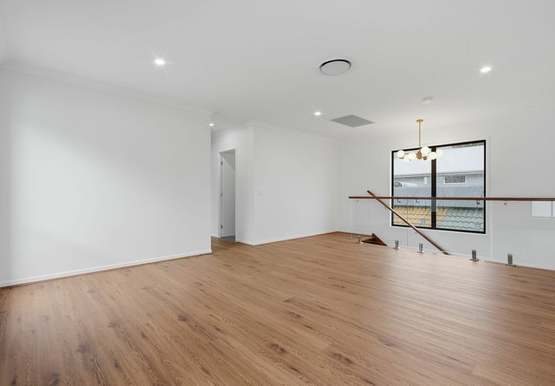 Photo - 106 Emsworth Street, Wynnum QLD 4178 - Image 5