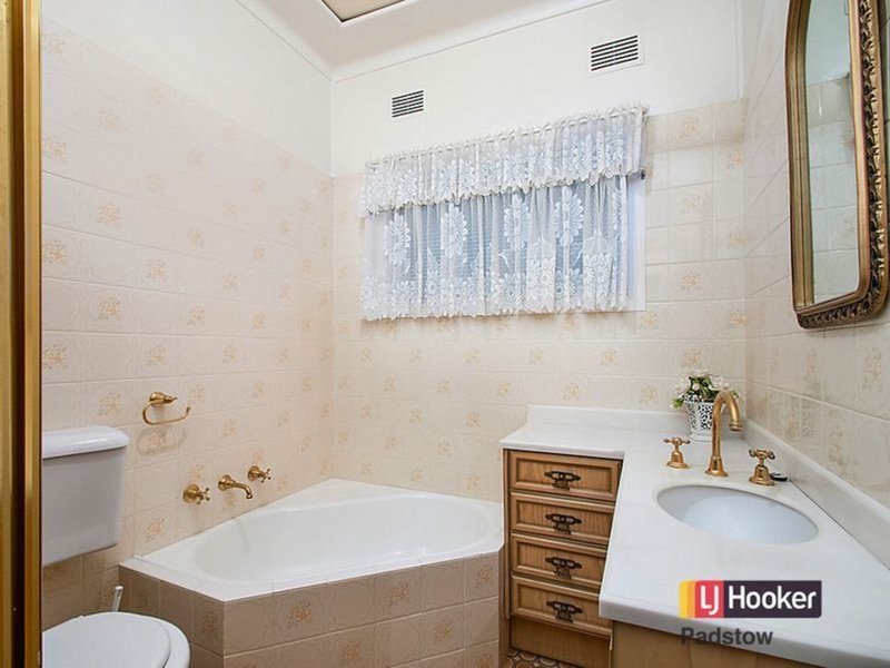 Photo - 106 Faraday Road, Padstow NSW 2211 - Image 6