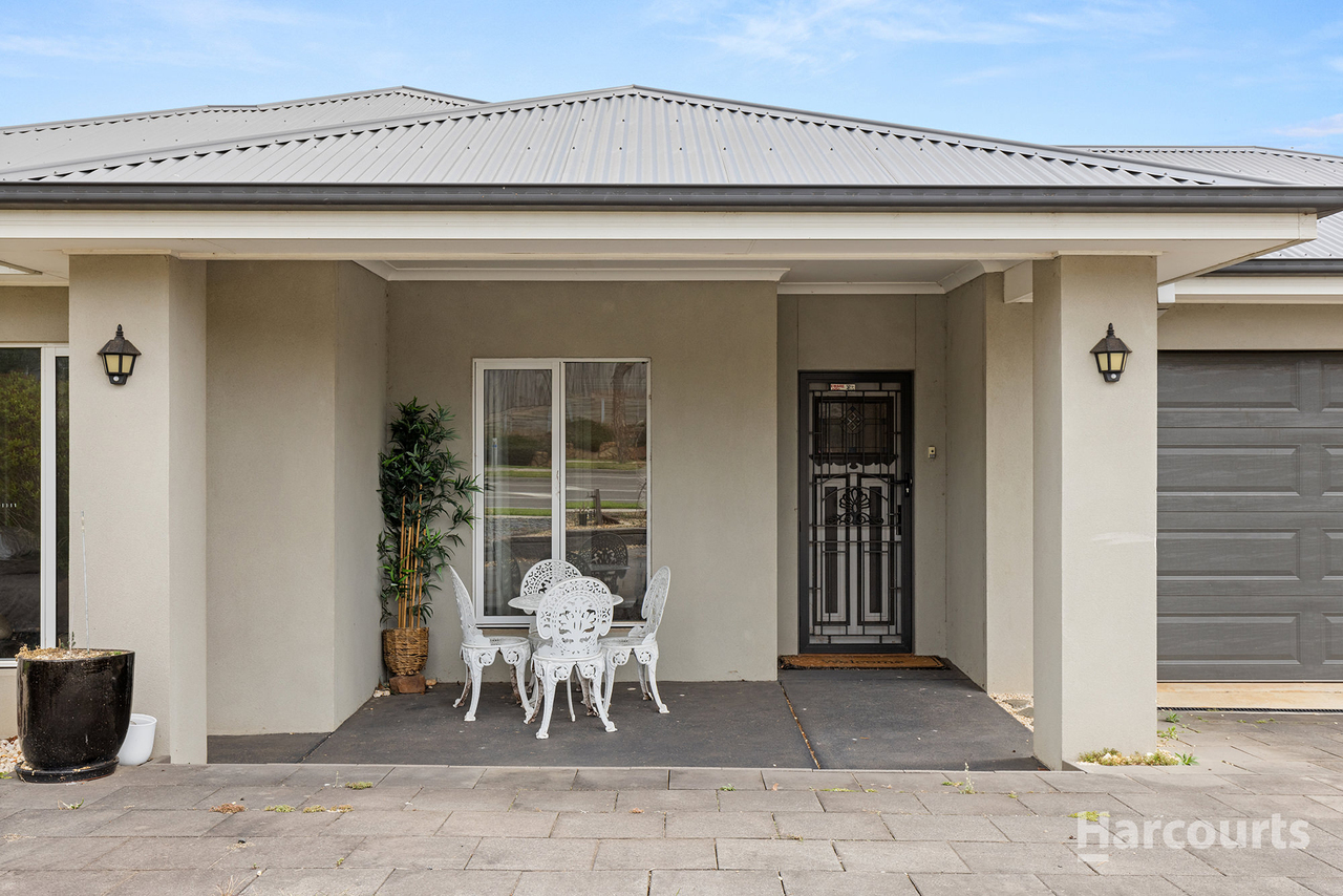 4-bedroom house at 106 Jackson Drive, Drouin, VIC 3818, Baw Baw, Victoria