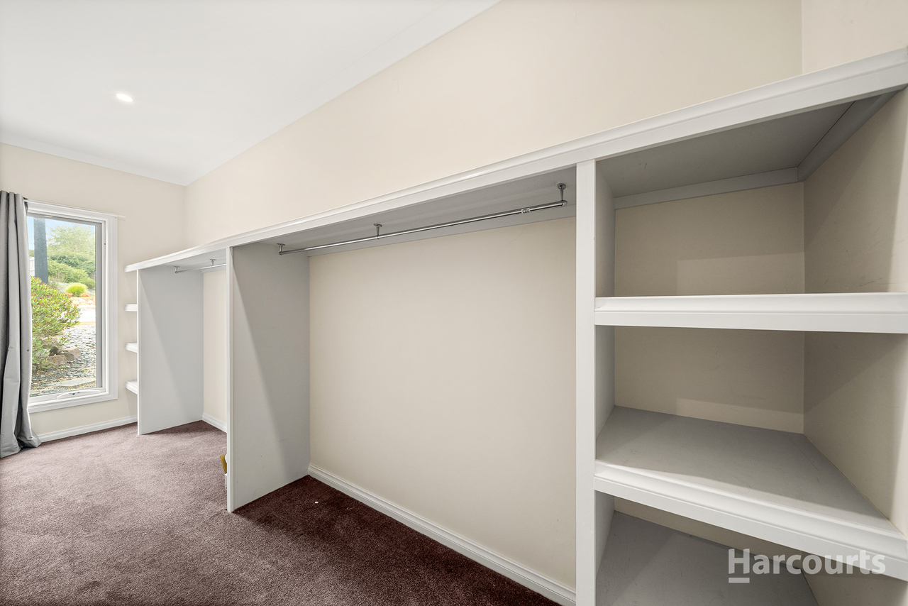 4-bedroom house at 106 Jackson Drive, Drouin, VIC 3818, Baw Baw, Victoria